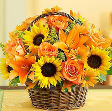 Load image into Gallery viewer, Sunflowers & Roses Basket